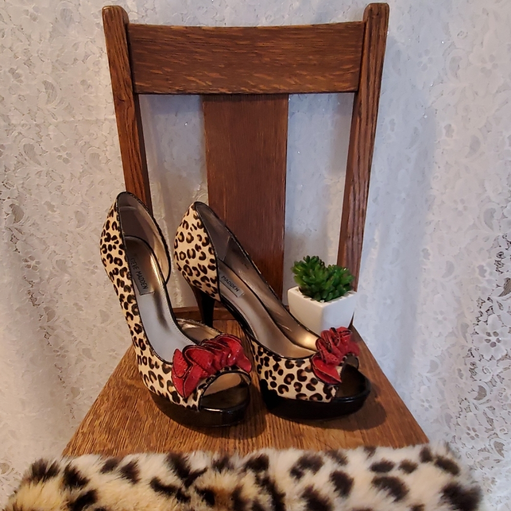 STEVE MADDEN Crissyyl Leopard Platform Open Toe